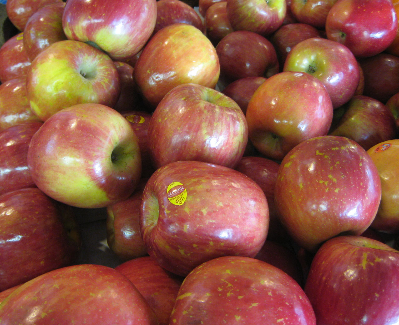 apples vendor fruit free photo