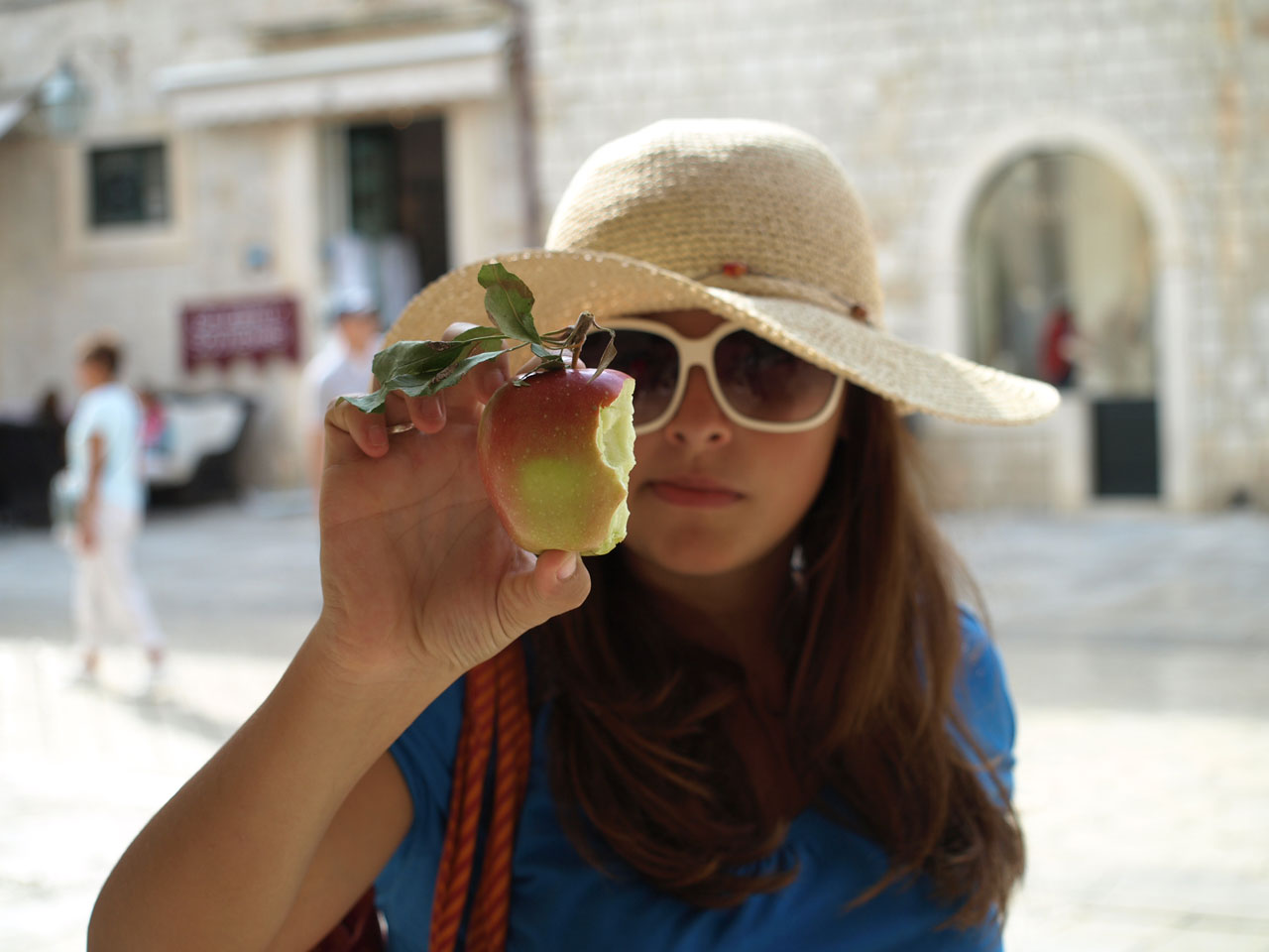 girl woman apple free photo