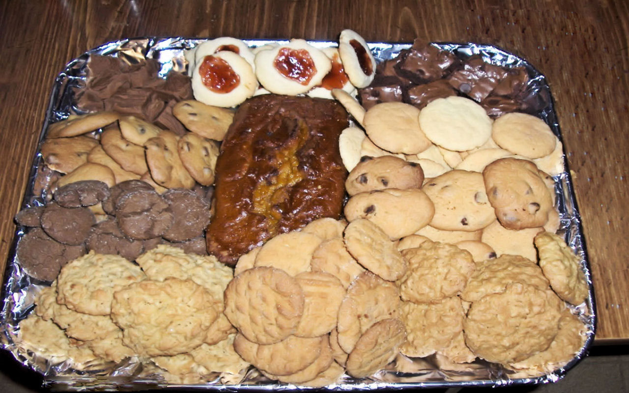 tray cookies banana free photo