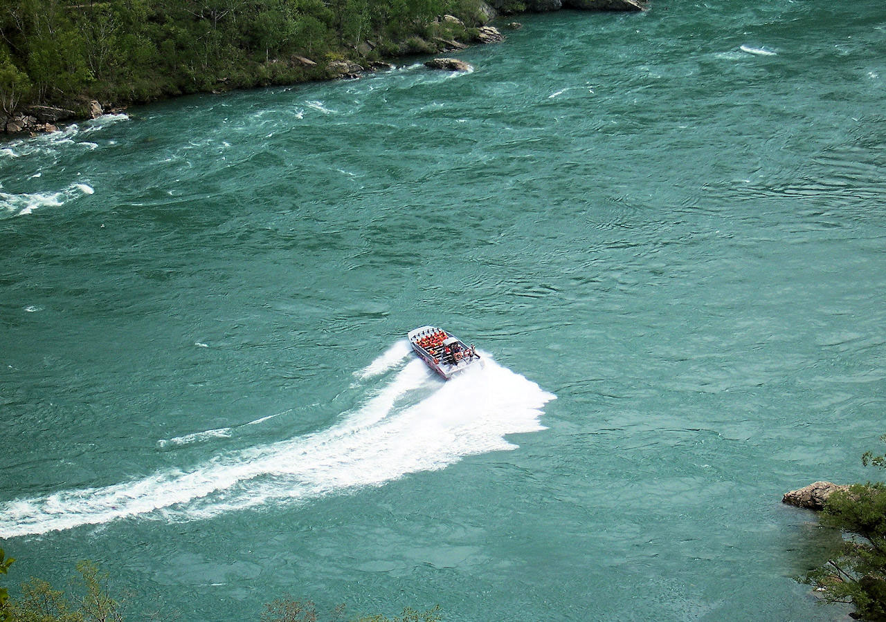 people jetboat full free photo