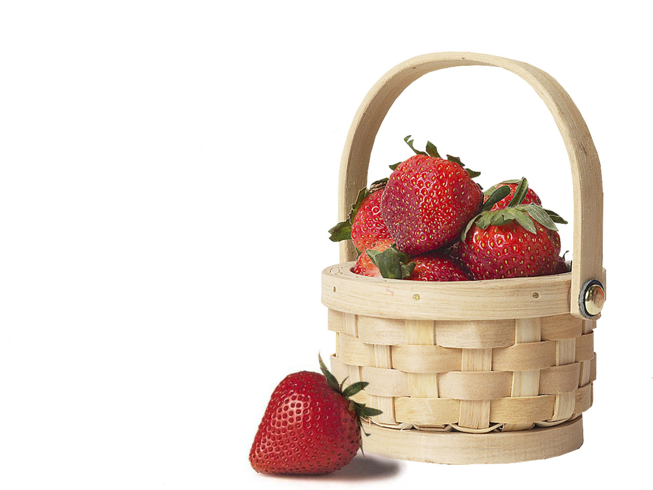 basket strawberries straw free photo