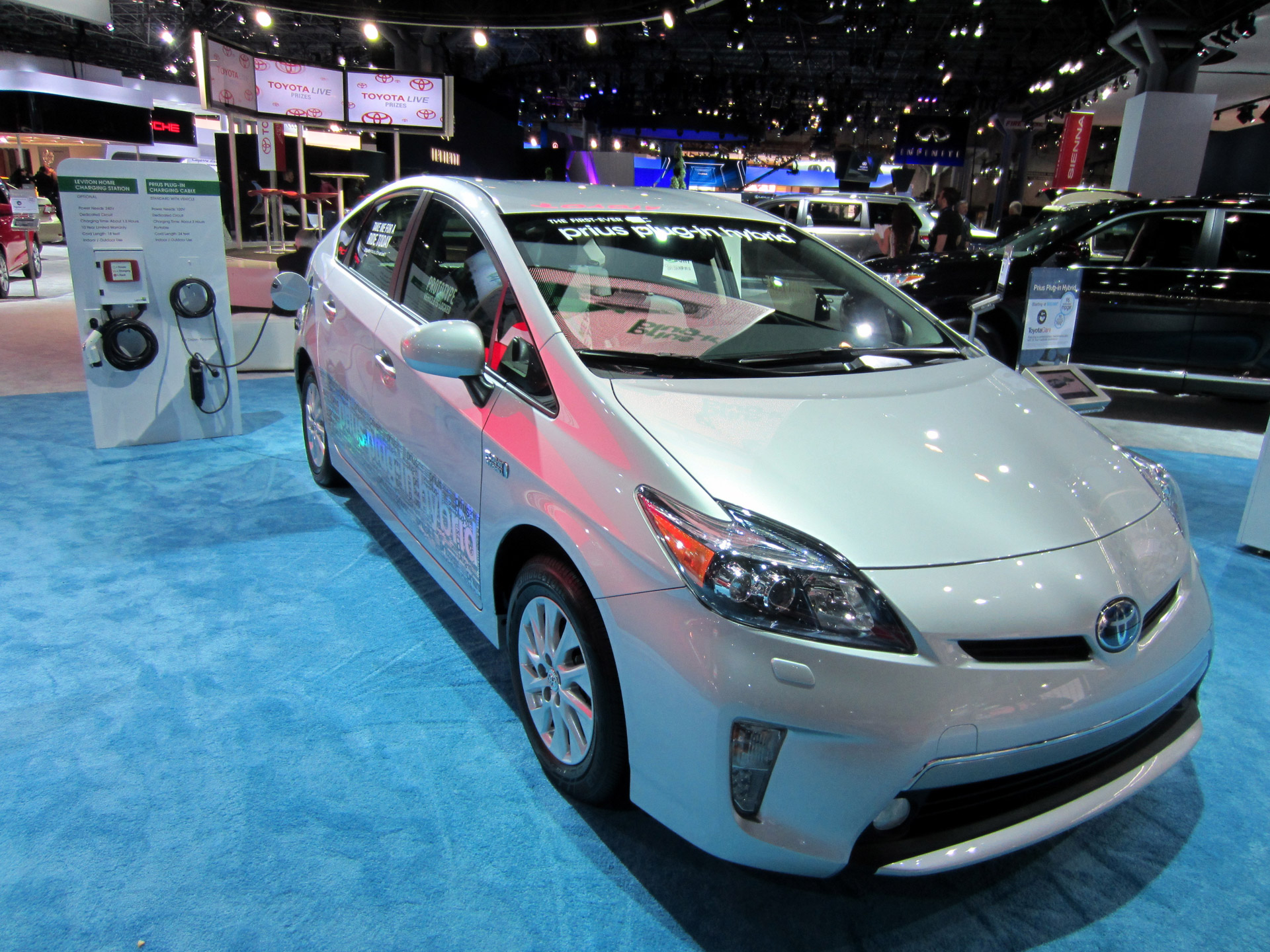 Toyota prius цены. Toyota Prius 2012. Toyota Toyota Prius 2012. Toyota Prius Hybrid 2012. Тойота Prius 2012.
