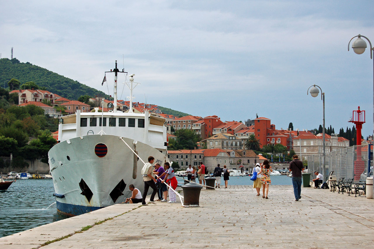 port bay ships free photo