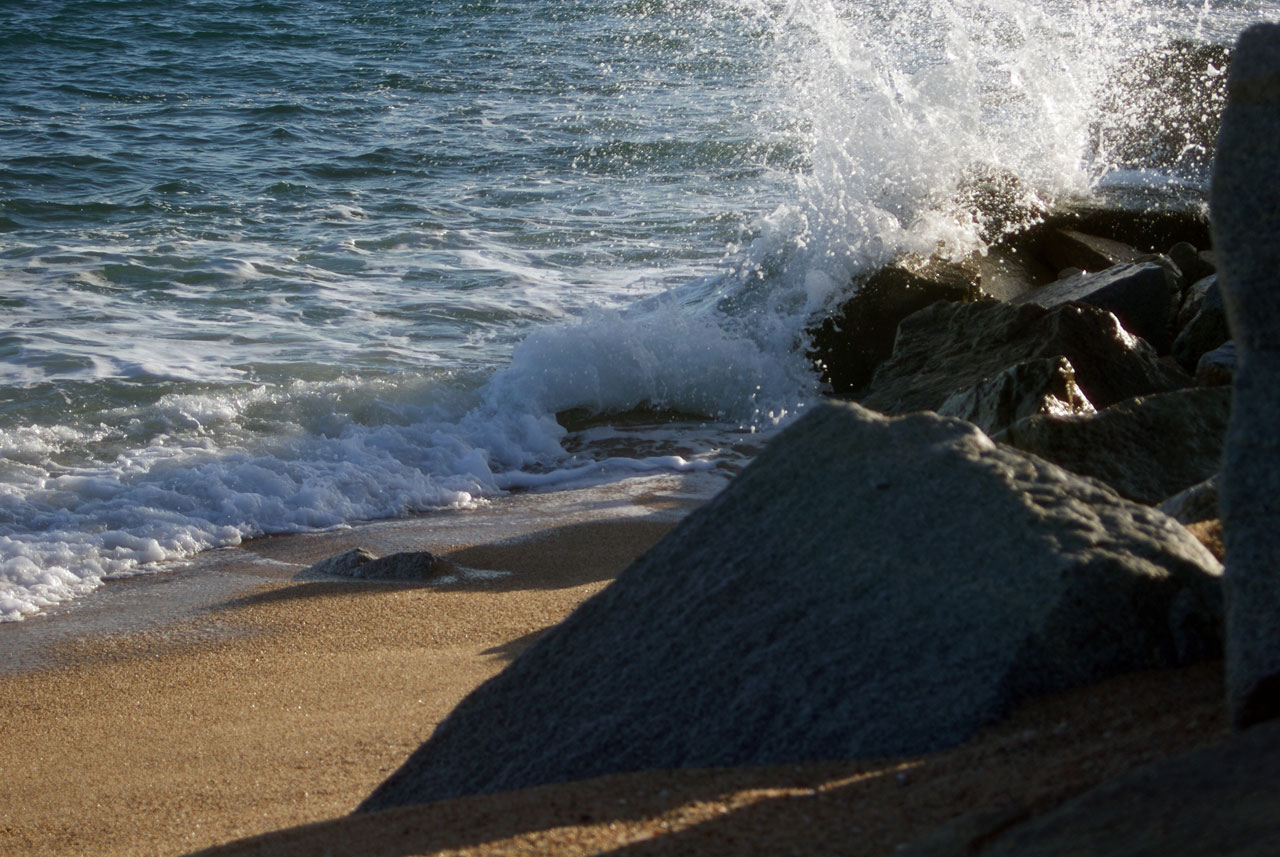 wave sea rocks free photo