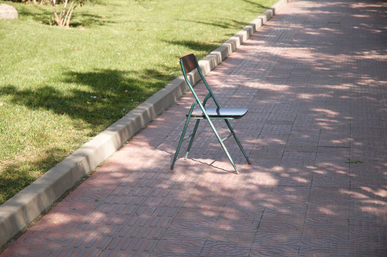 chair sidewalk sidewalk chair free photo
