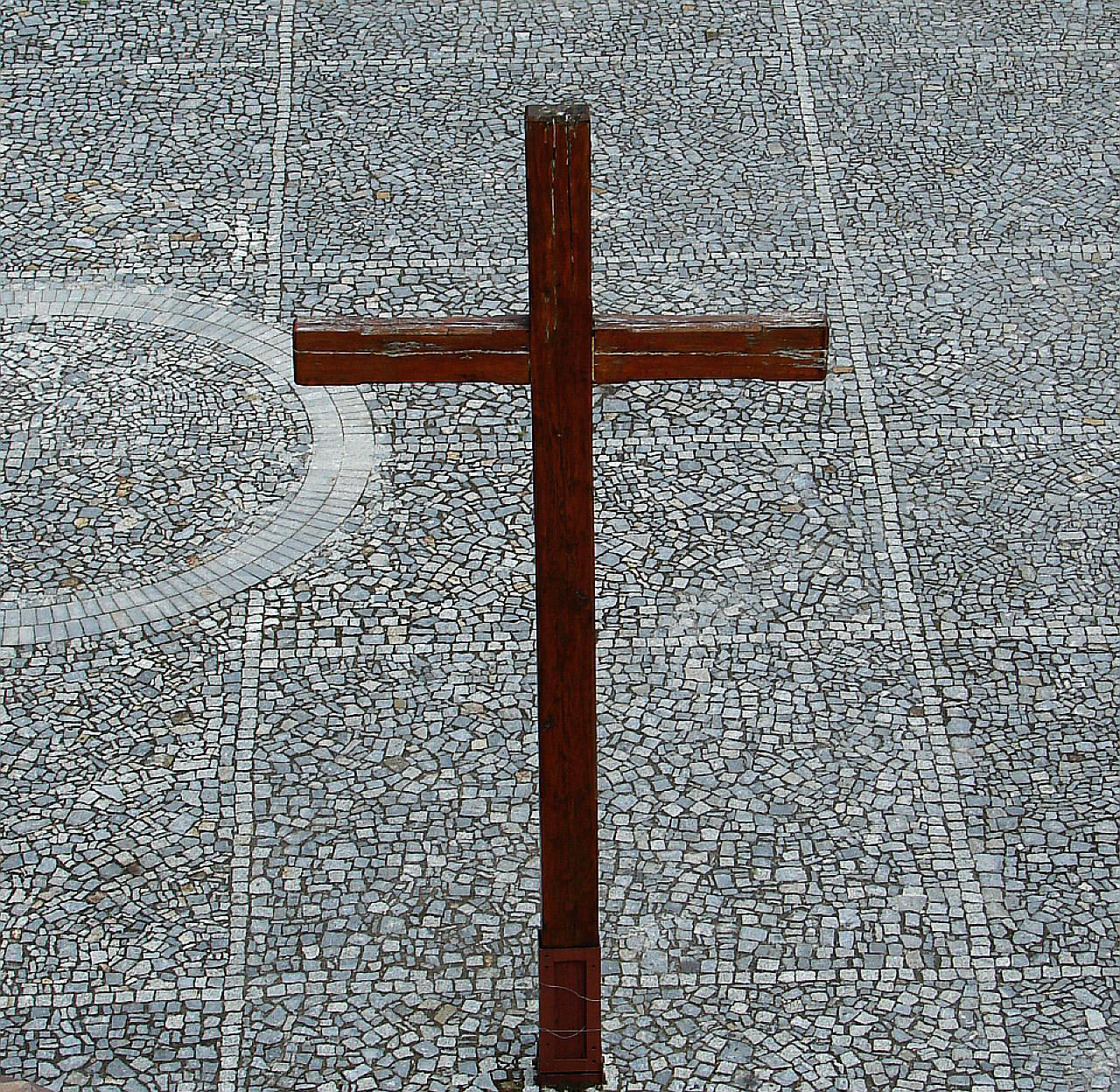 cross symbol church free photo