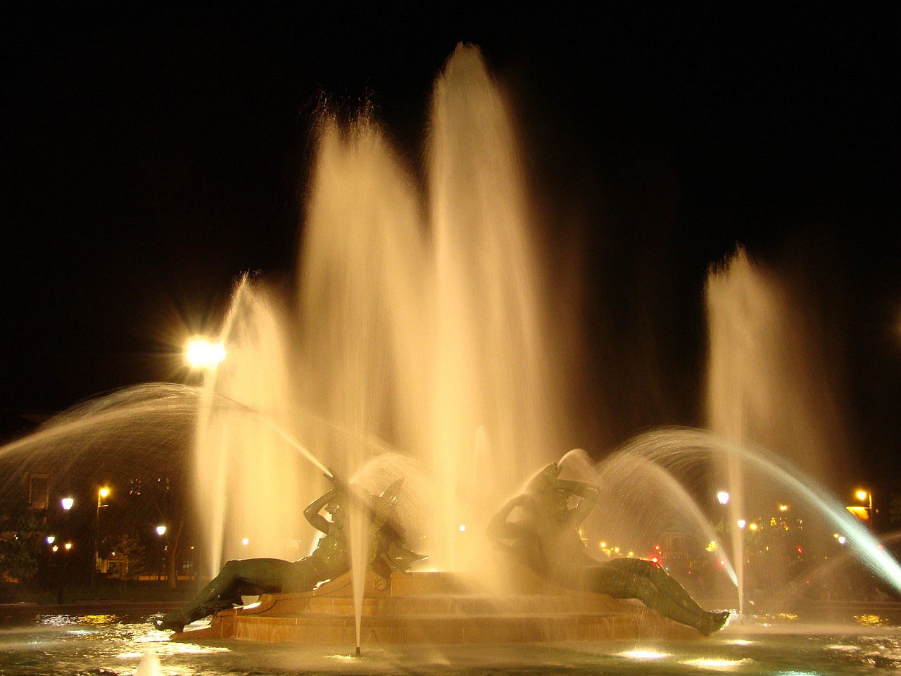 philadelphia city fountain free photo