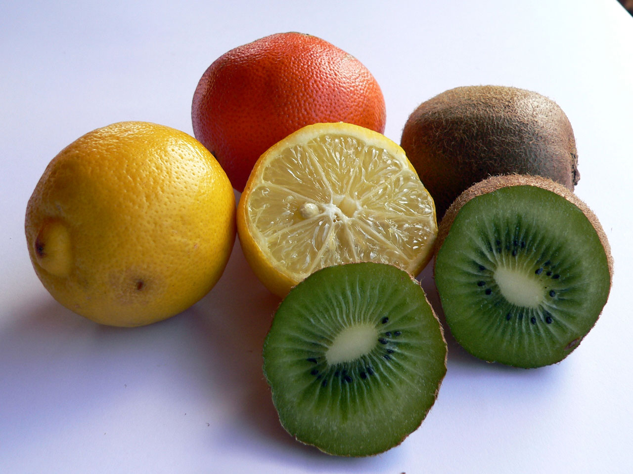 Киви и лимон отзывы. Цитрусовые фрукты. Селекция цитрусовых. Название цитрусовых фруктов. Пять фруктов.