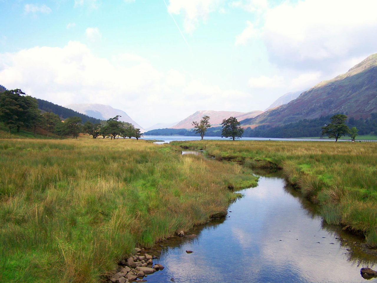 lakes mountains water free photo