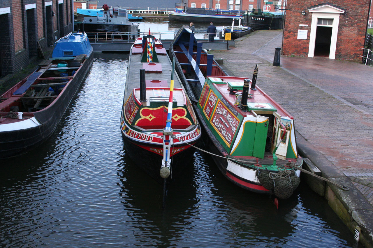 narrow boats narrow boats free photo