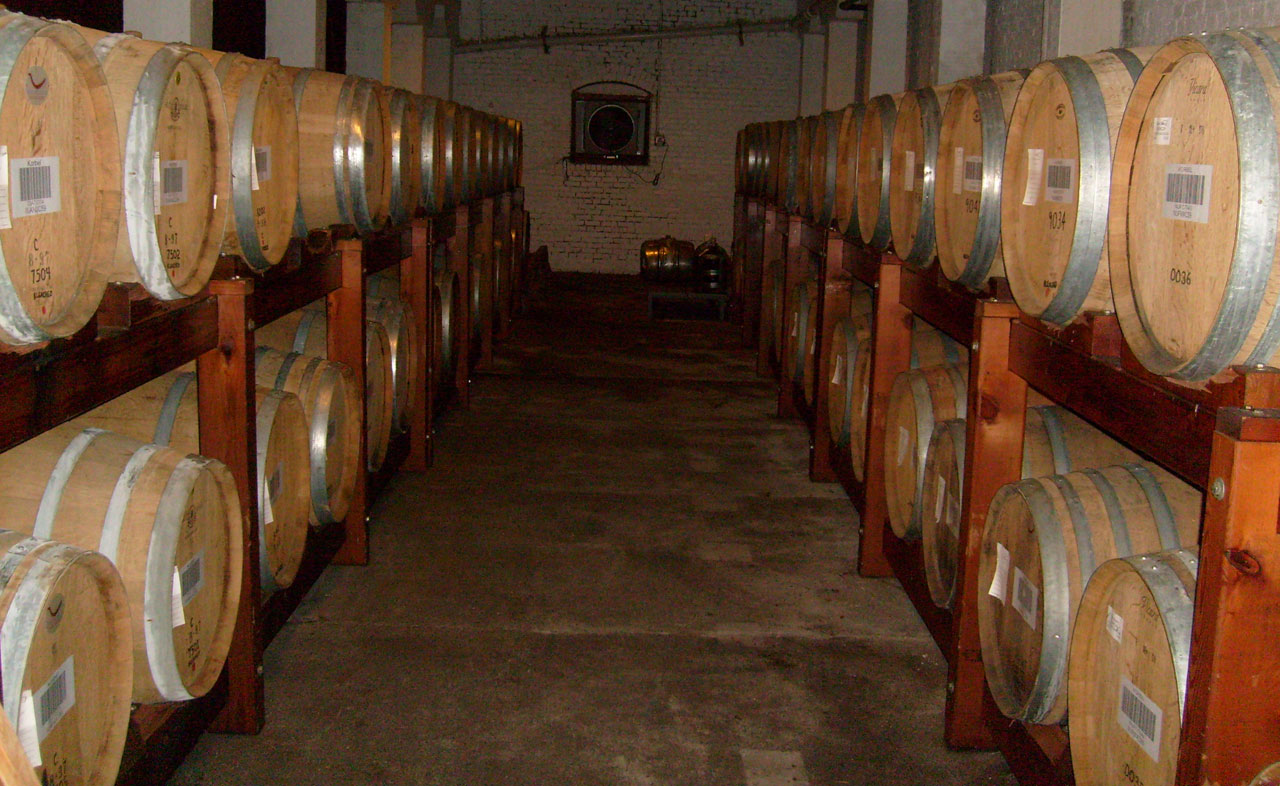 oak barrels brandy free photo