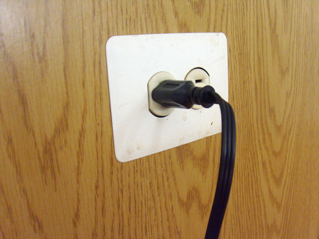 wall outlet plug electric free photo