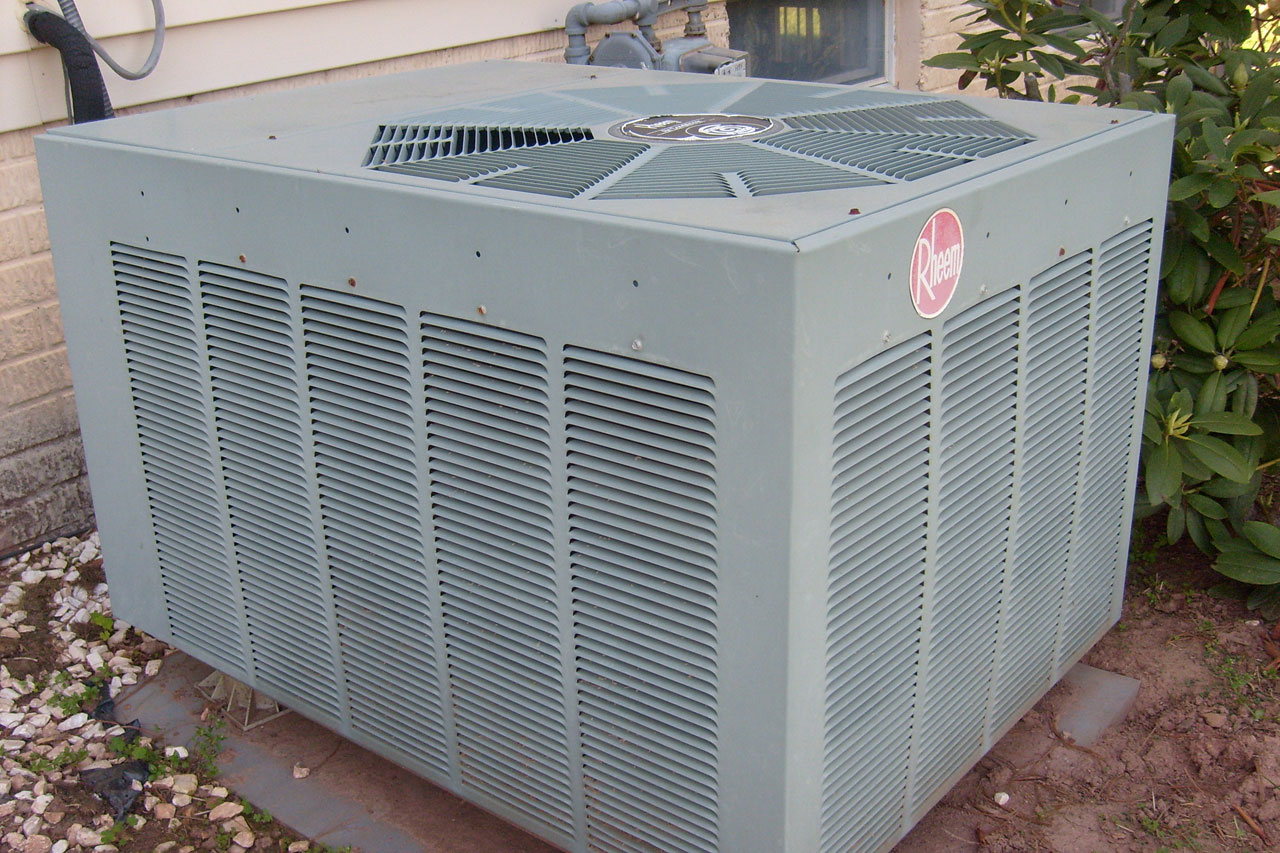 air-conditioner unit outside free photo
