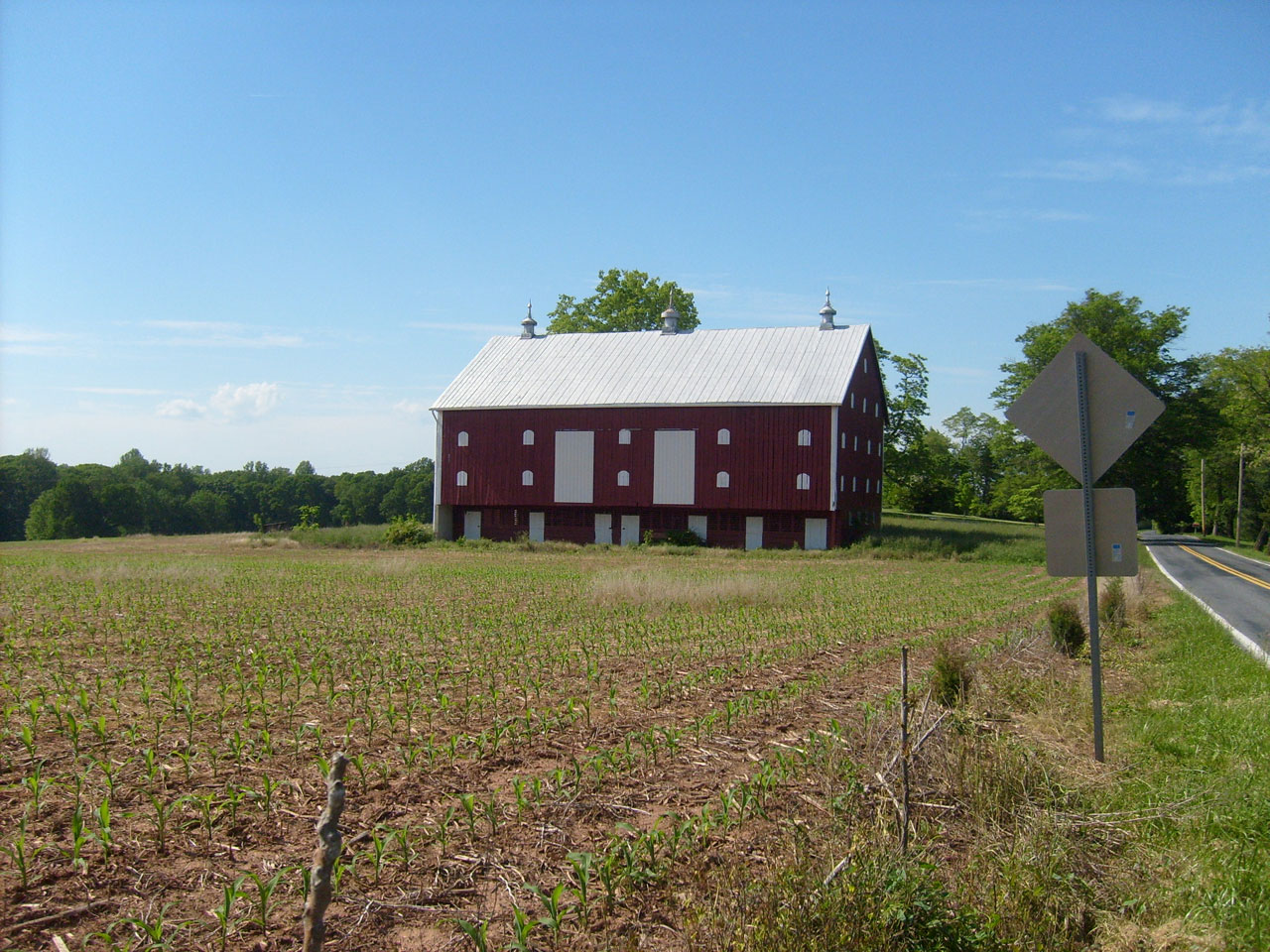 barn building field free photo