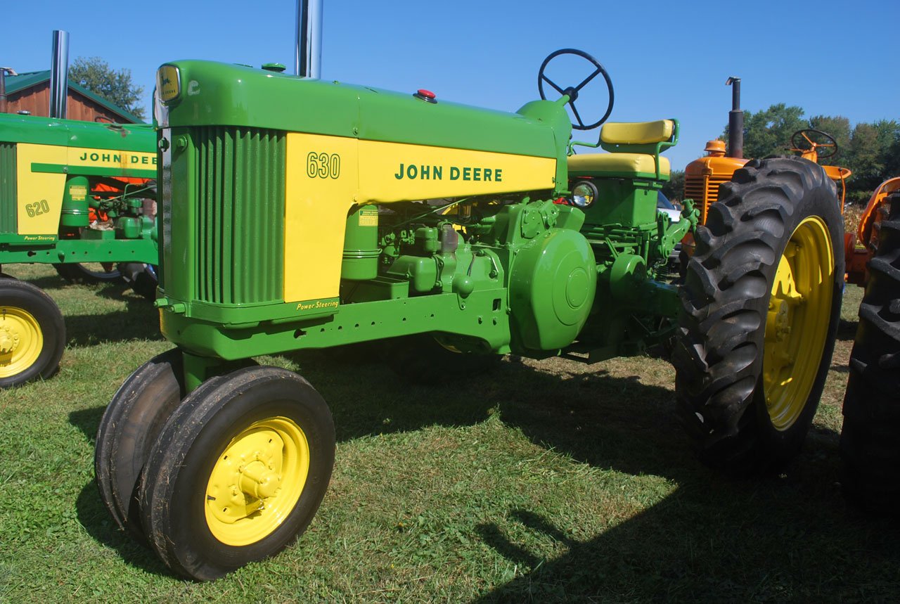 tractor farm equipment free photo