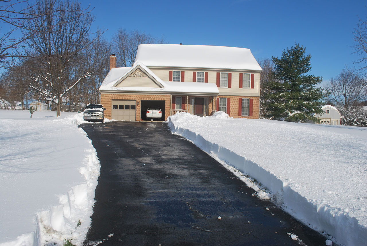 snow driveway house free photo
