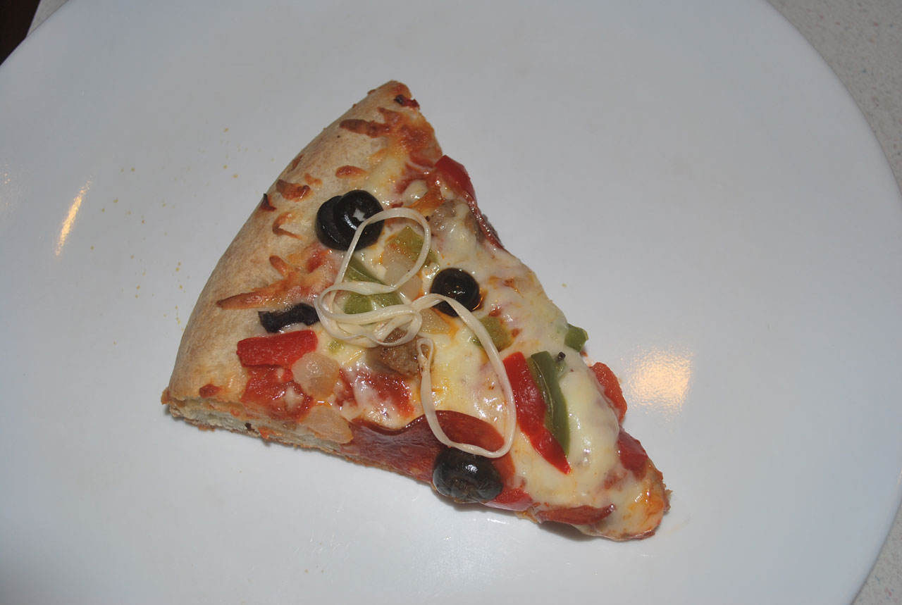 Кусок пиццы картинка