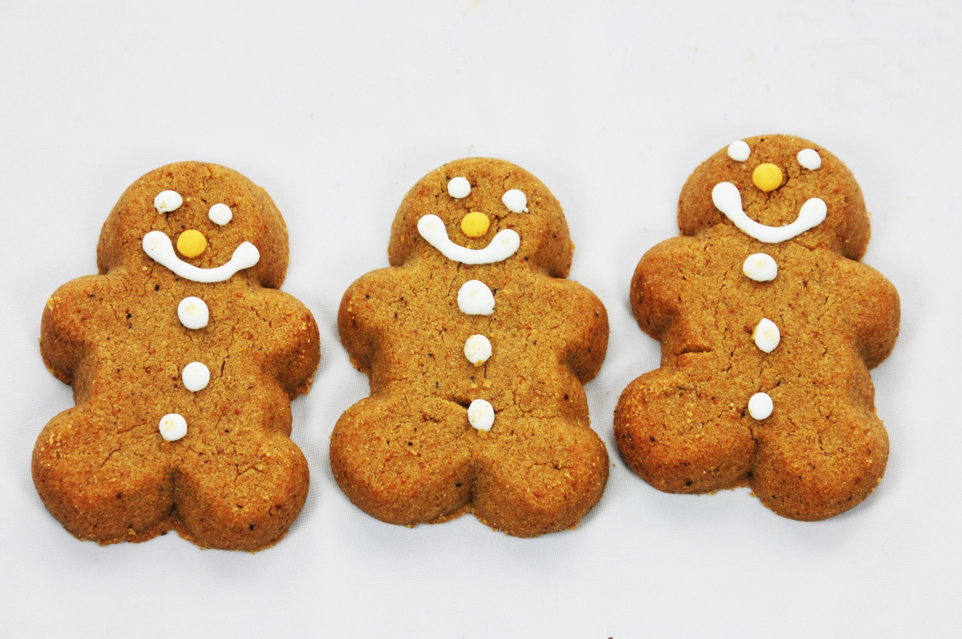 gingerbread men gingerbread cookies christmas free photo