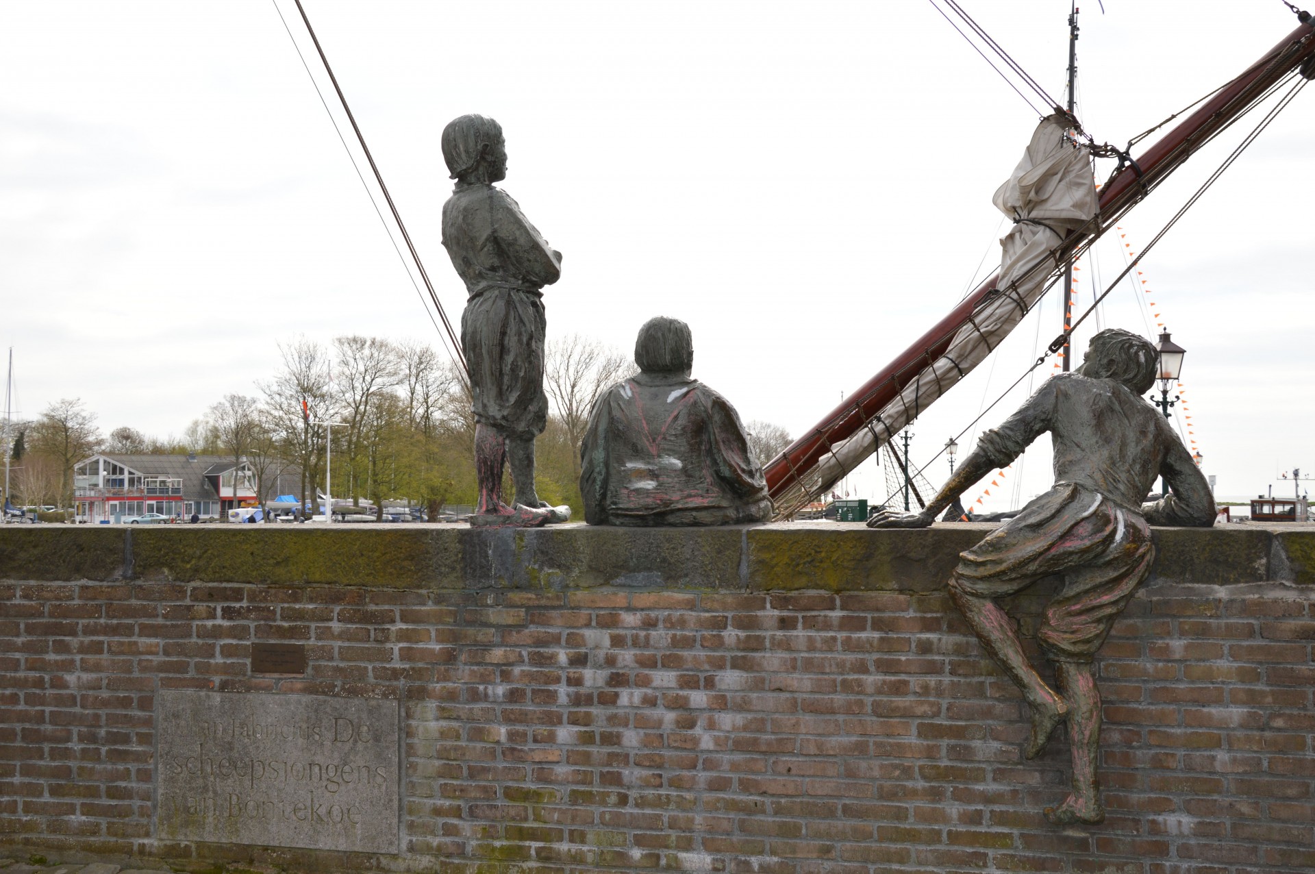 hoorn nautical statues free photo