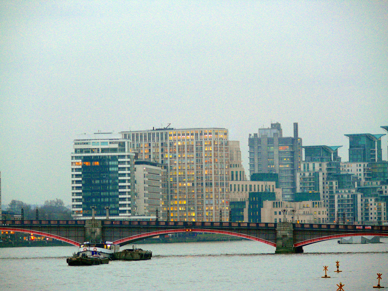 london buildings bridge free photo