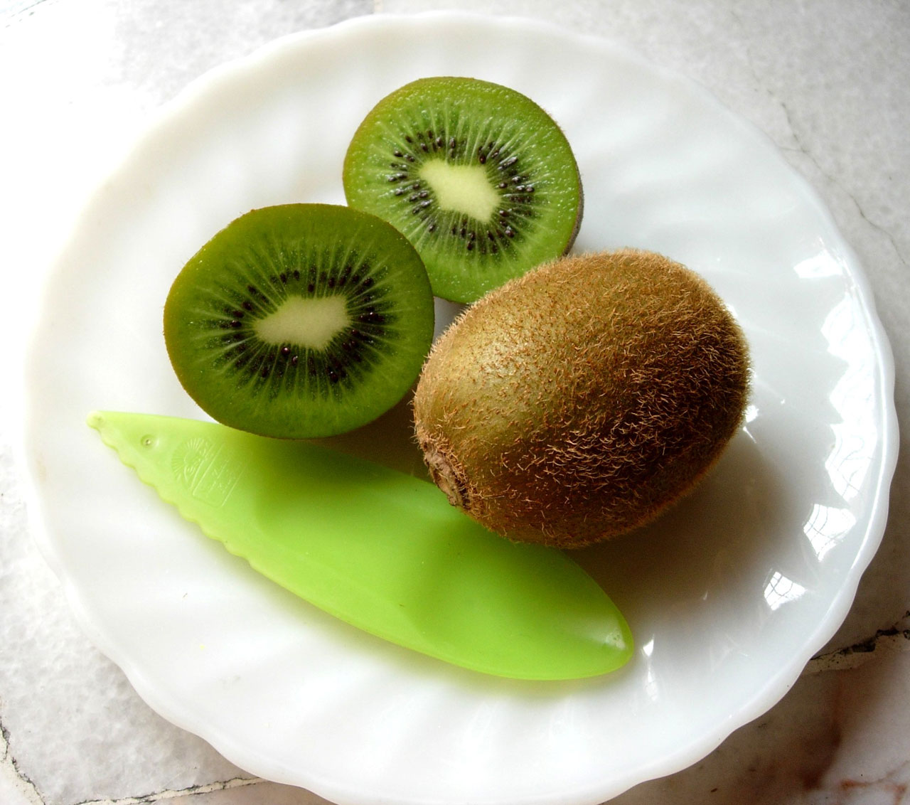 kiwi fruit kiwi fruit free photo