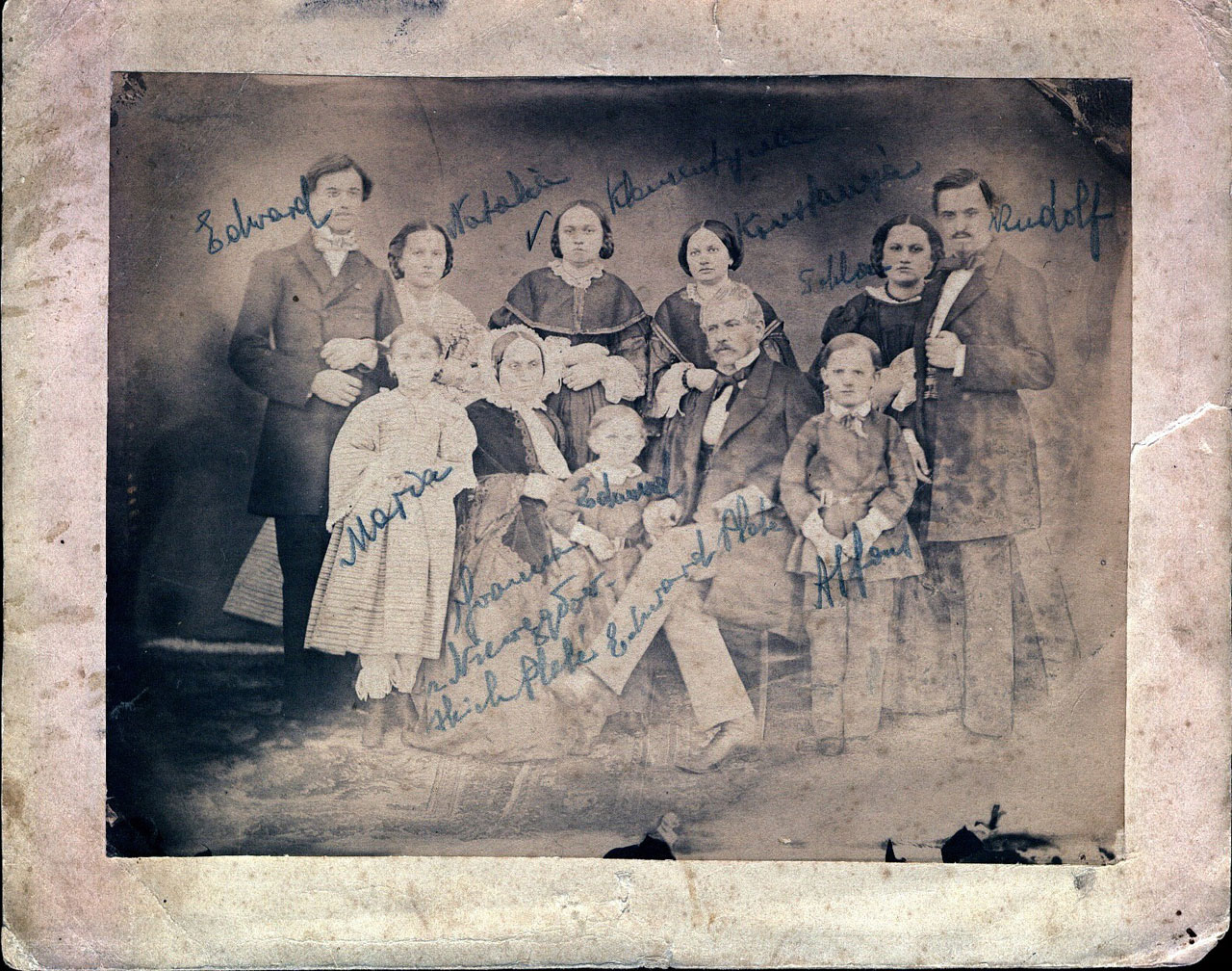 old family portrait free photo