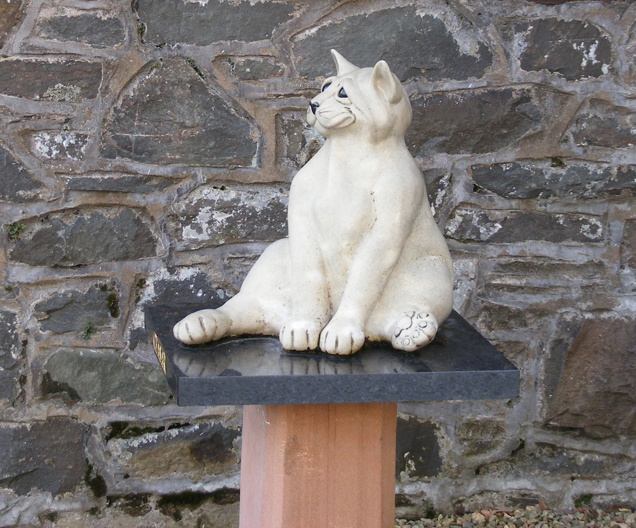 cat statue stone free photo