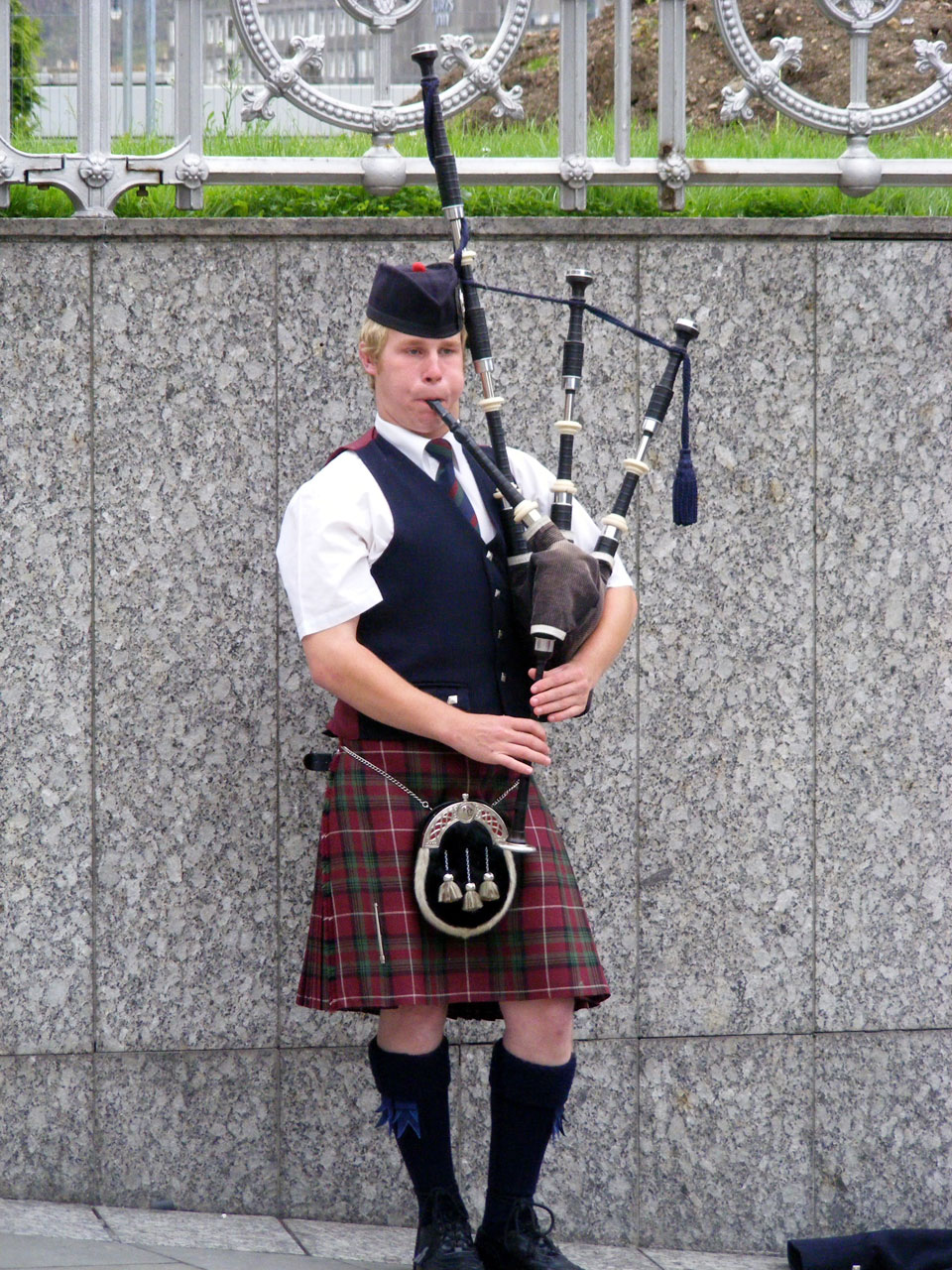 scotland piper bagpipes free photo