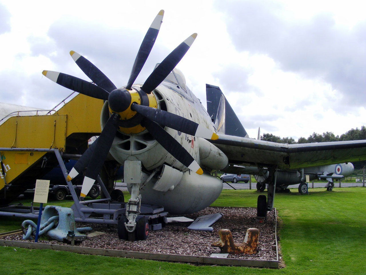 aircraft museum propeller free photo