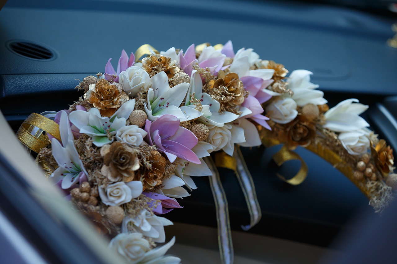 a bunch of flowers dried flowers white flowers free photo