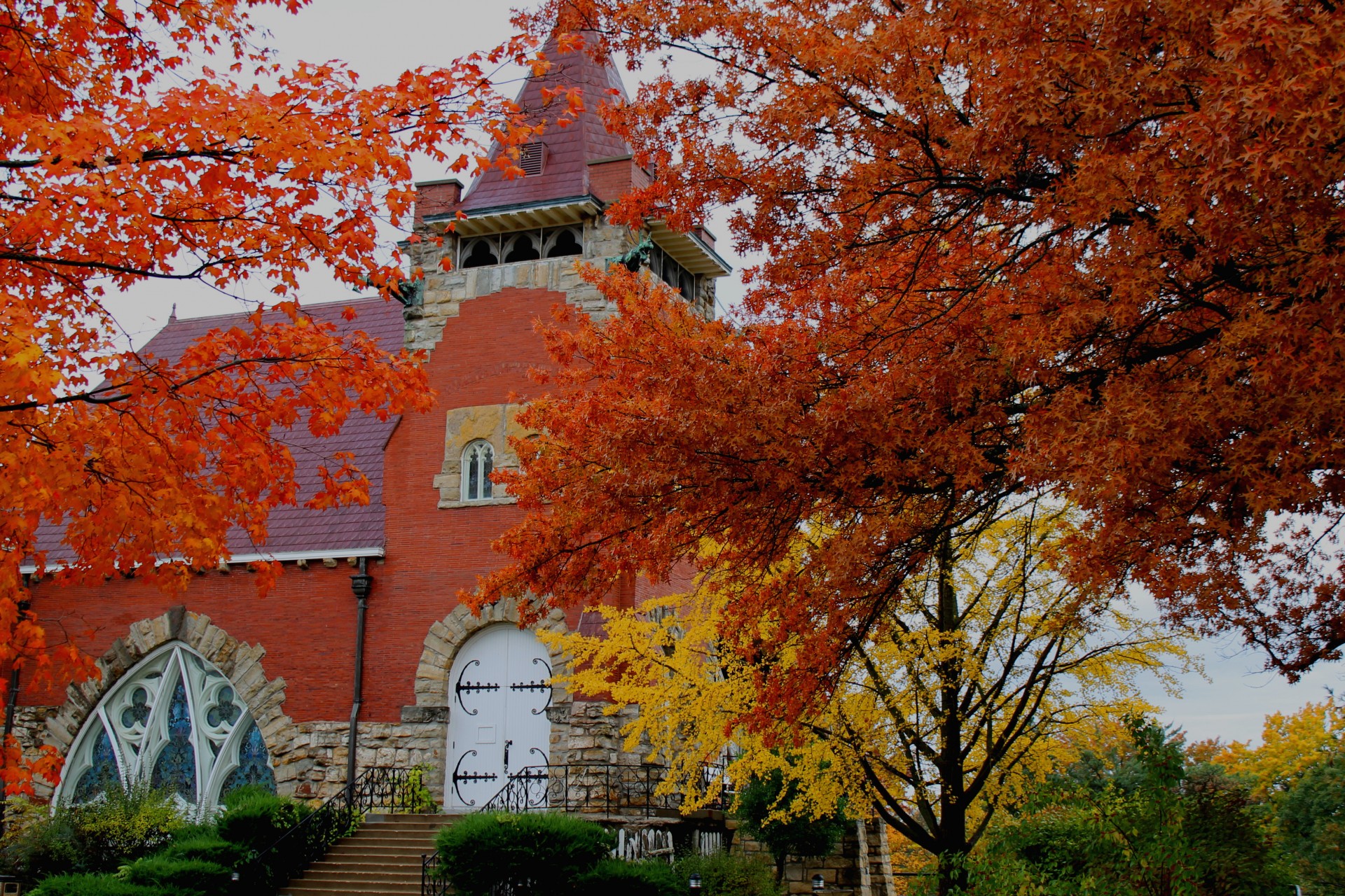 church fall building free photo