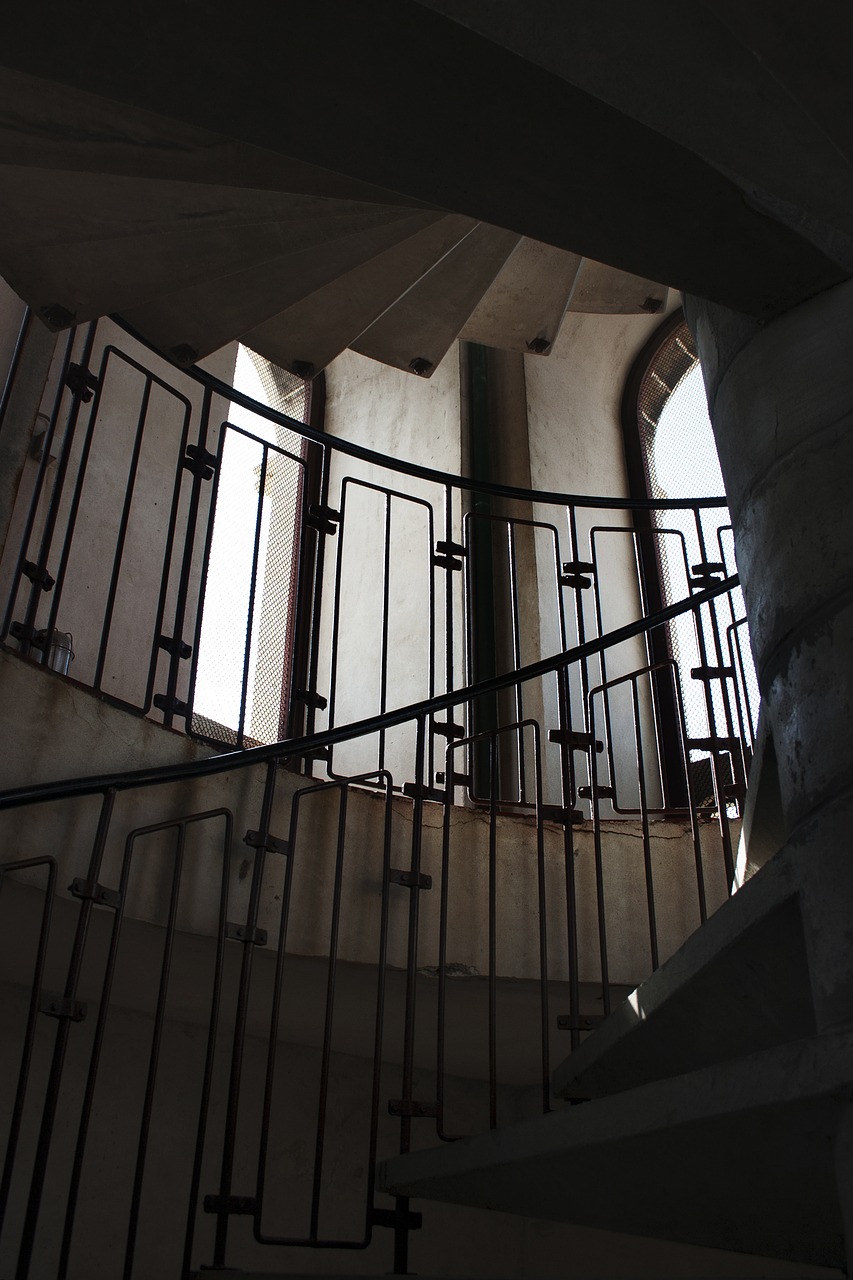 a spiral staircase the railing history free photo