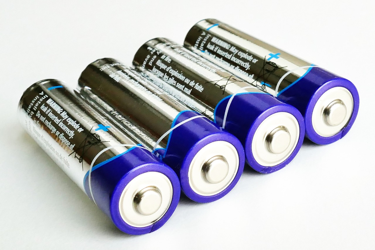 aa batteries power free photo