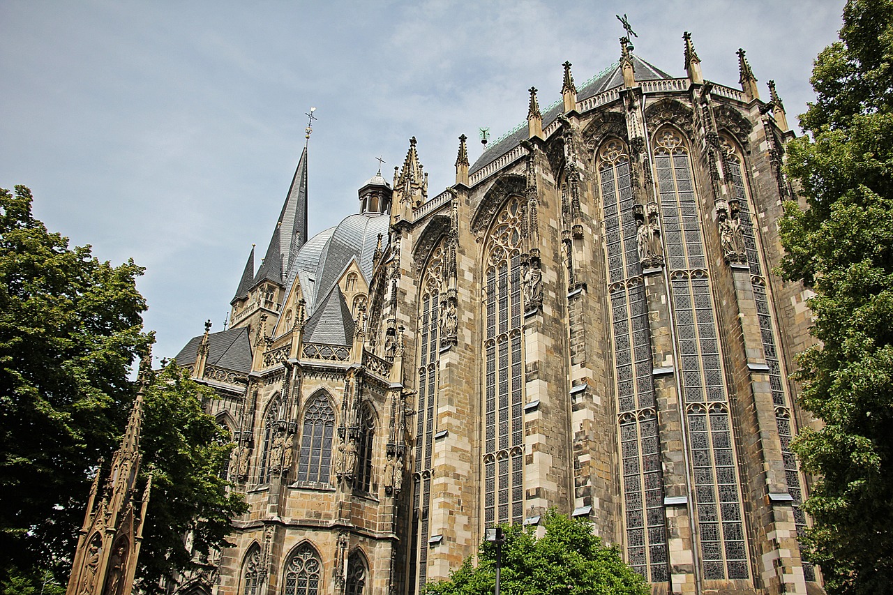 aachen cathedral dom church free photo