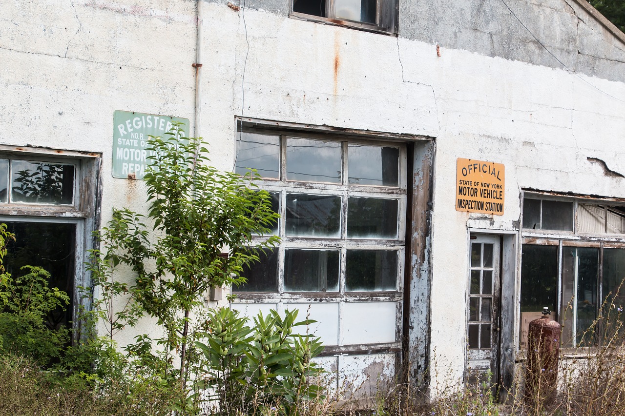 abandoned garage vintage free photo