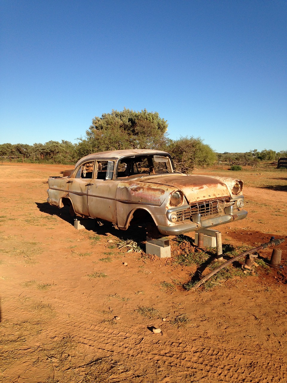 abandoned  rusted  outback free photo