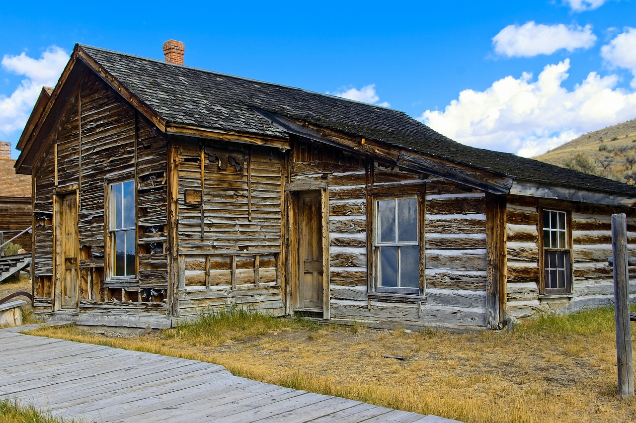 abandoned bannack home  bannack  state free photo