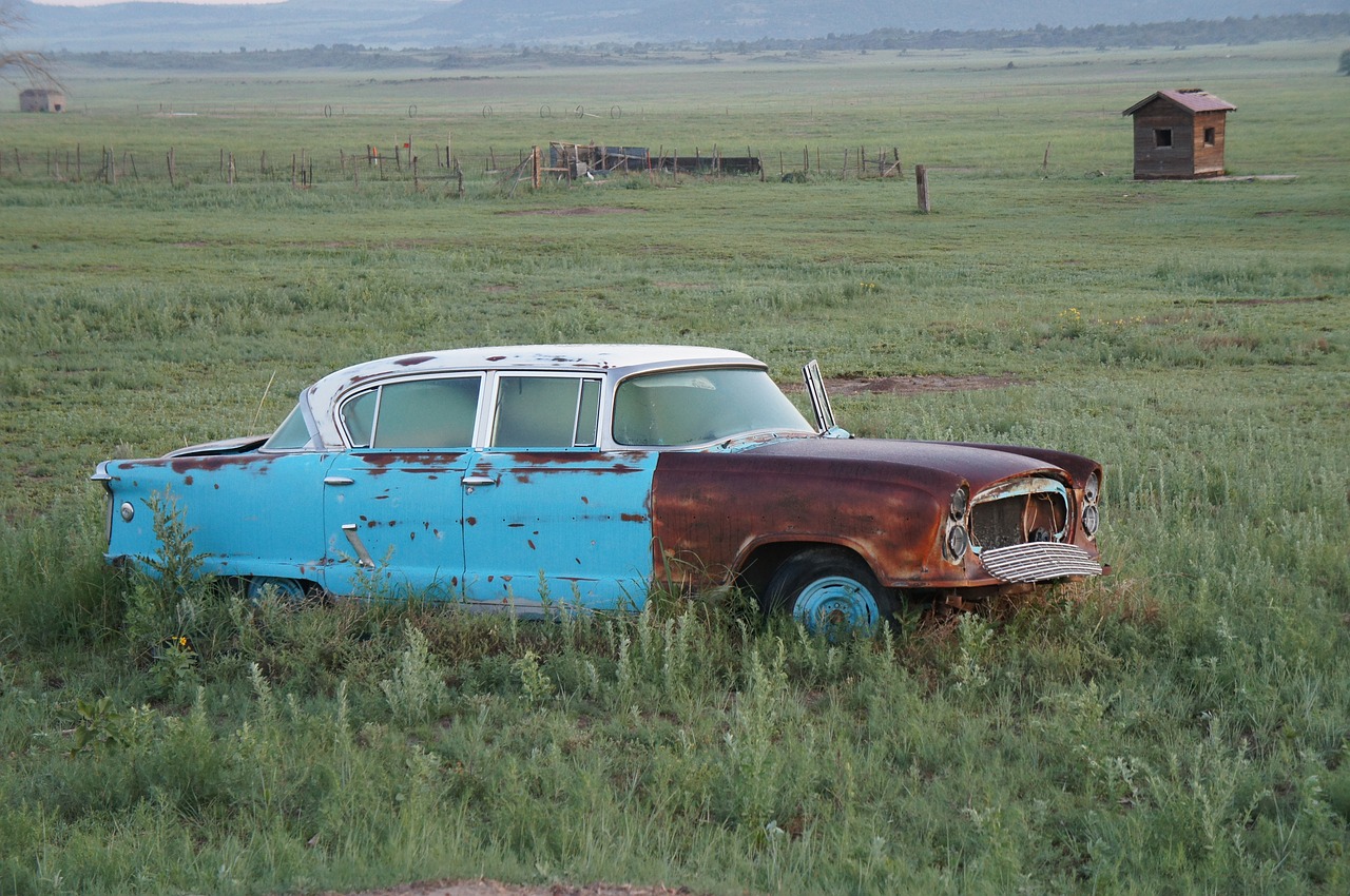 abandoned car  old car  wreck free photo