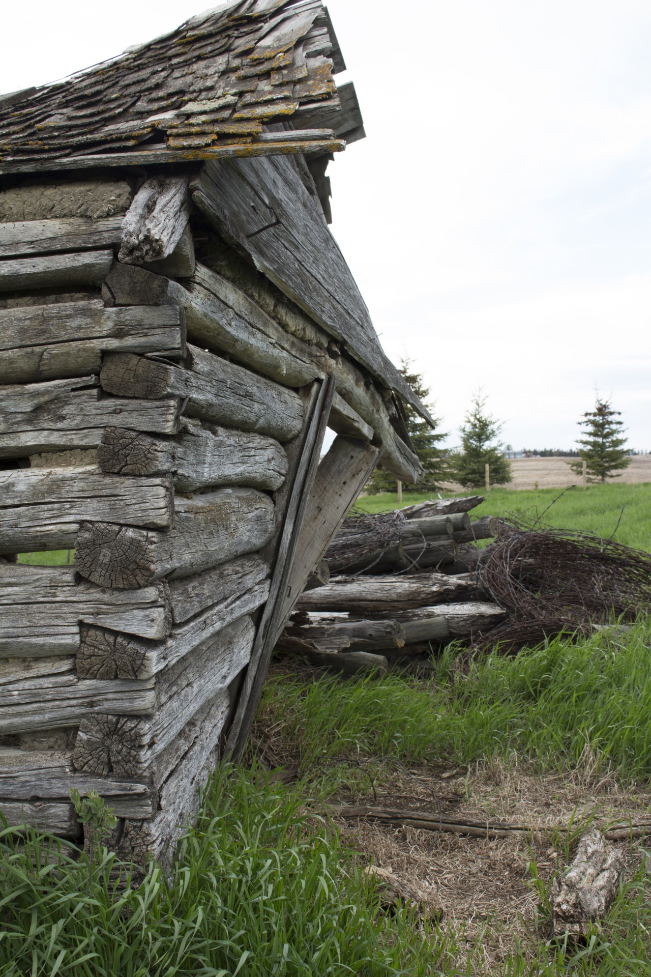 abandoned farm house free photo