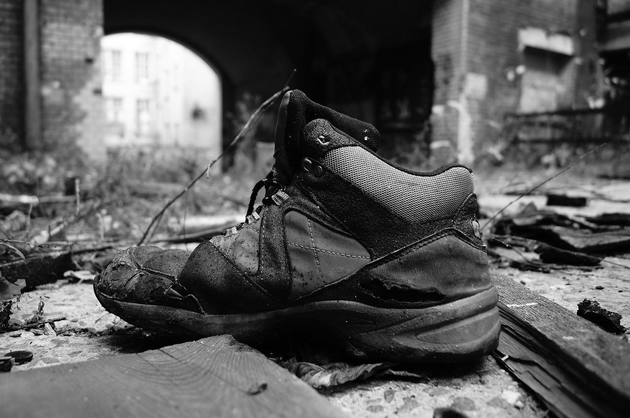 abandoned places  shoe  old free photo