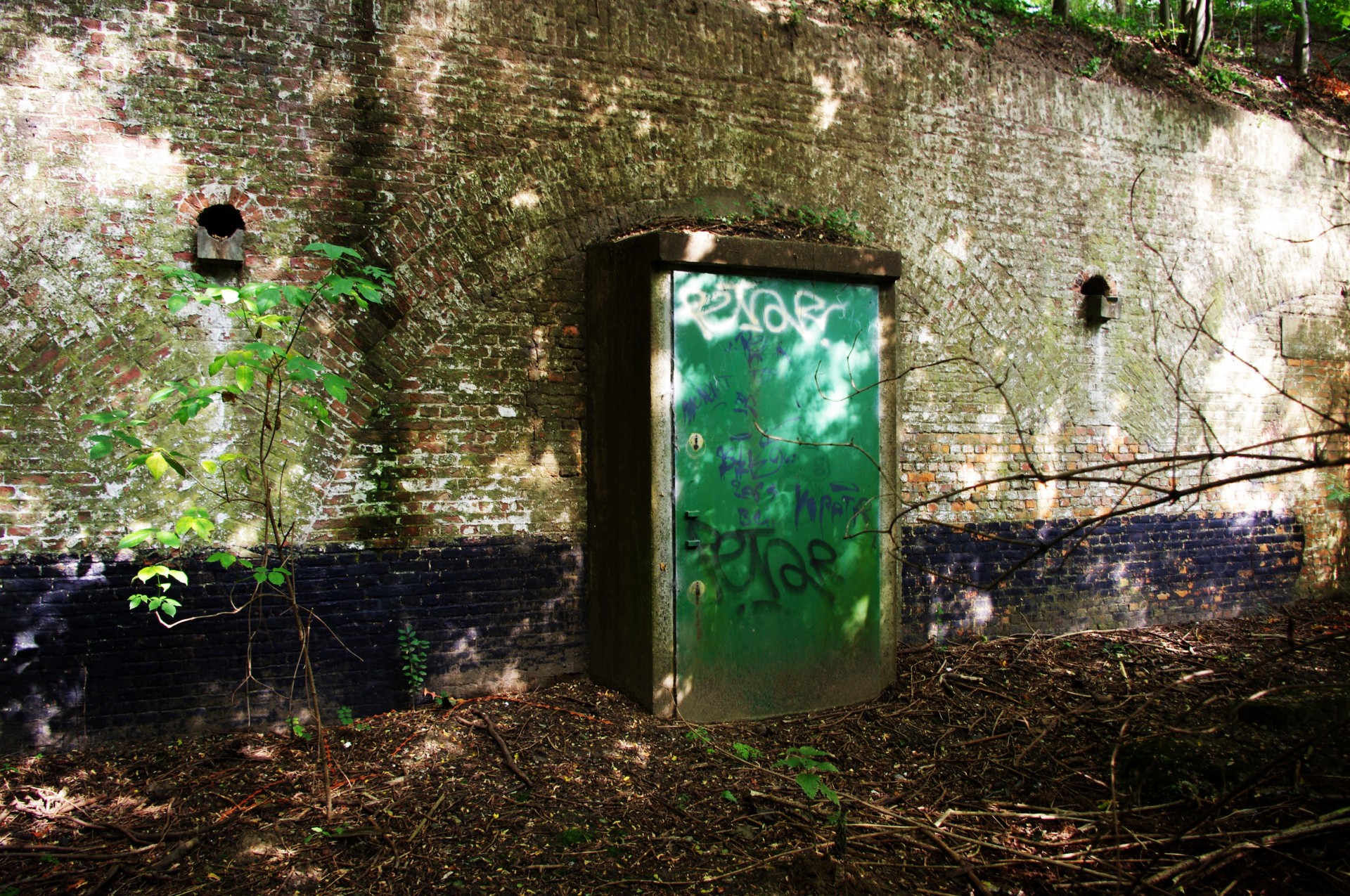 abandoned forsaken fortress free photo