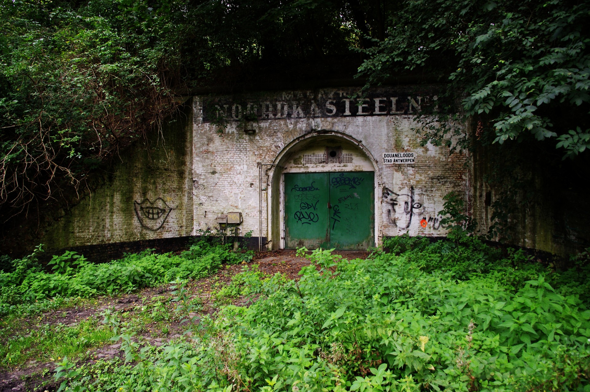 abandoned forsaken fortress free photo