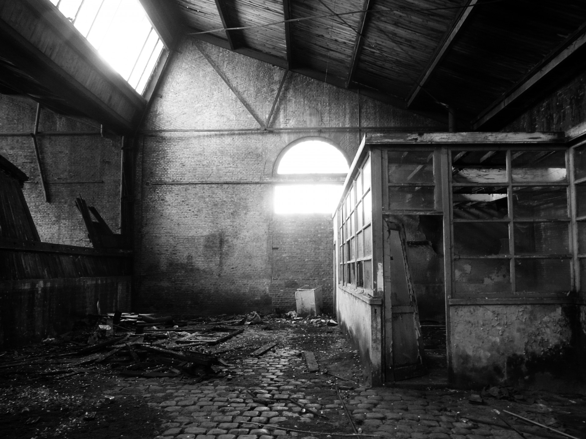 abandoned workshop antwerp free photo