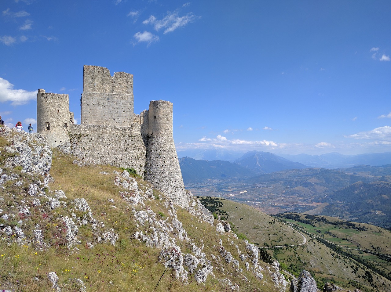 abruzzo mountain landscape free photo