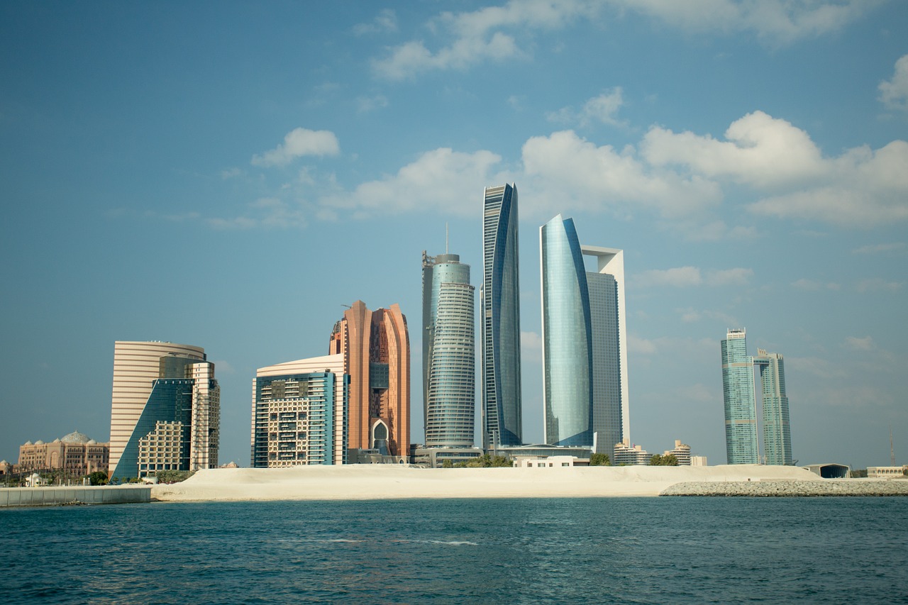 abu dhabi city skyline free photo