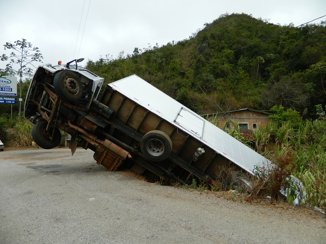 accident truck cart free photo