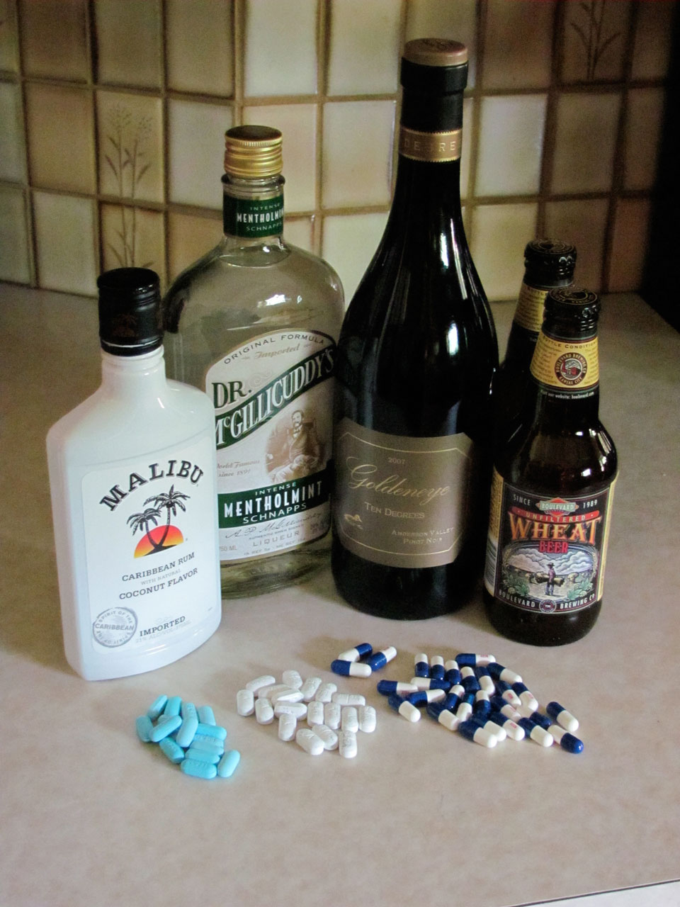 alcohol addiction pills free photo
