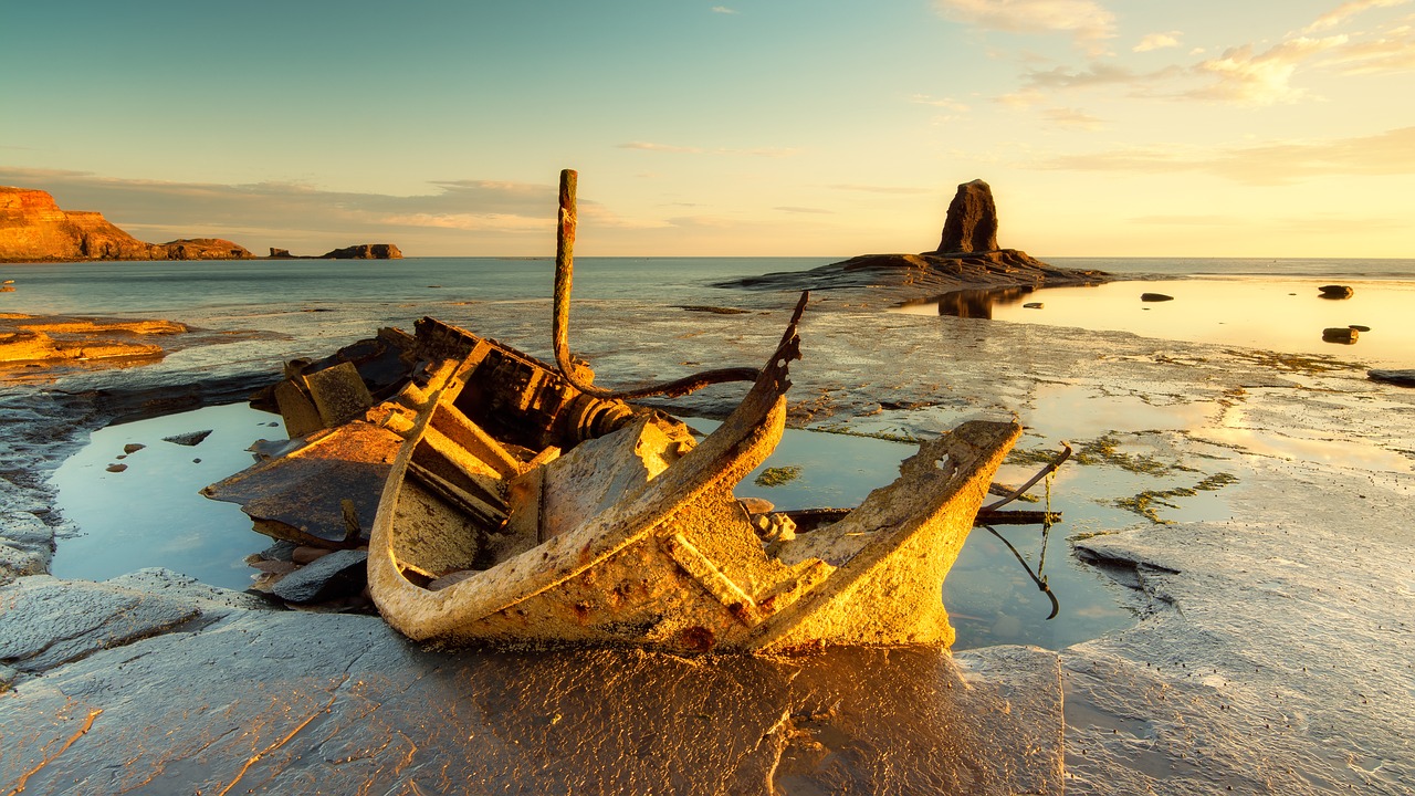 admiral von tromp  whitby  shipwreck free photo