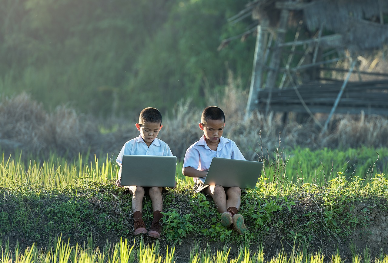 children study of laptop free photo