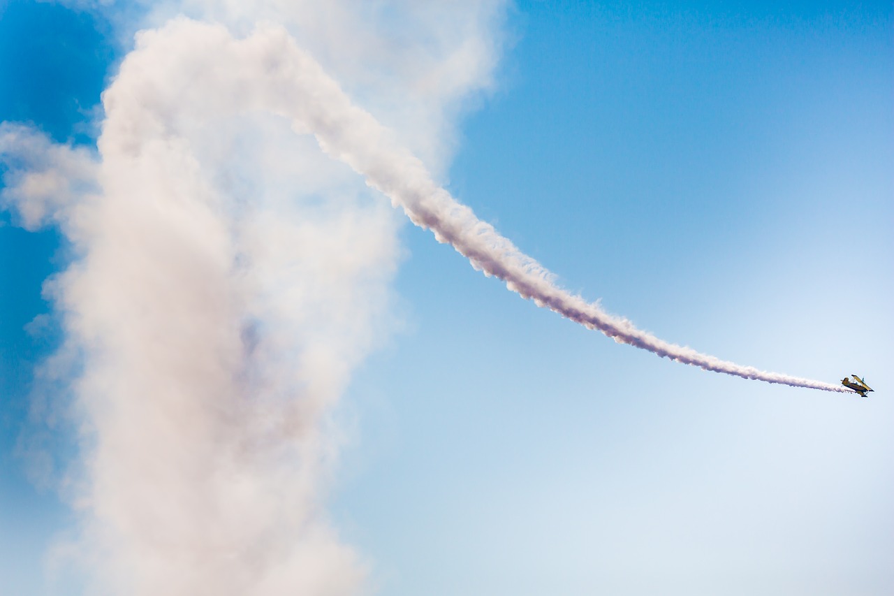 aerobatic plane smoke free photo